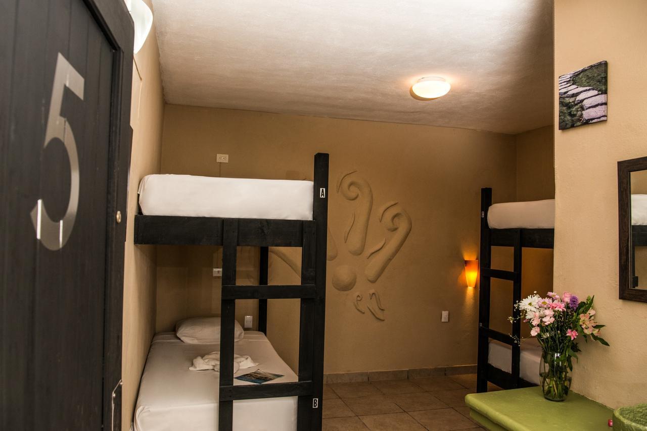 Deja Hostel Playa del Carmen Exteriör bild